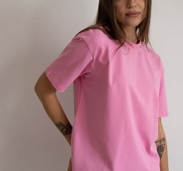 Różowy t-shirt oversize